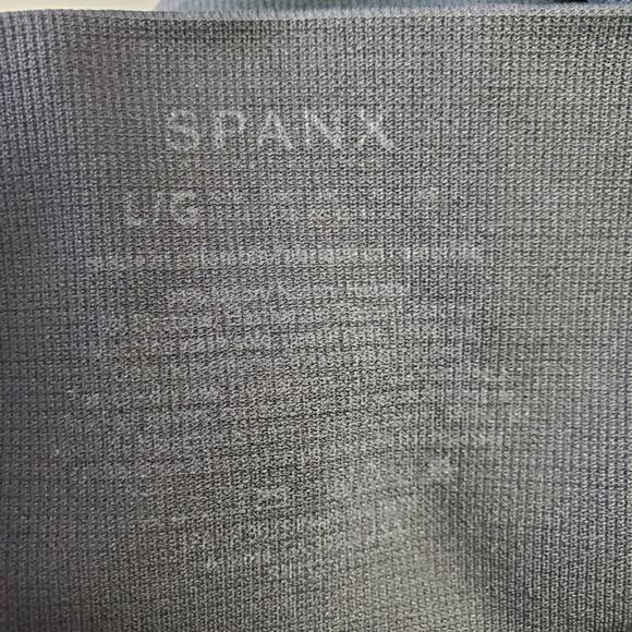 Spanx Women's Look at Me Now Seamless Cropped Leggings Size Large Black Camo - Picture 5 of 7